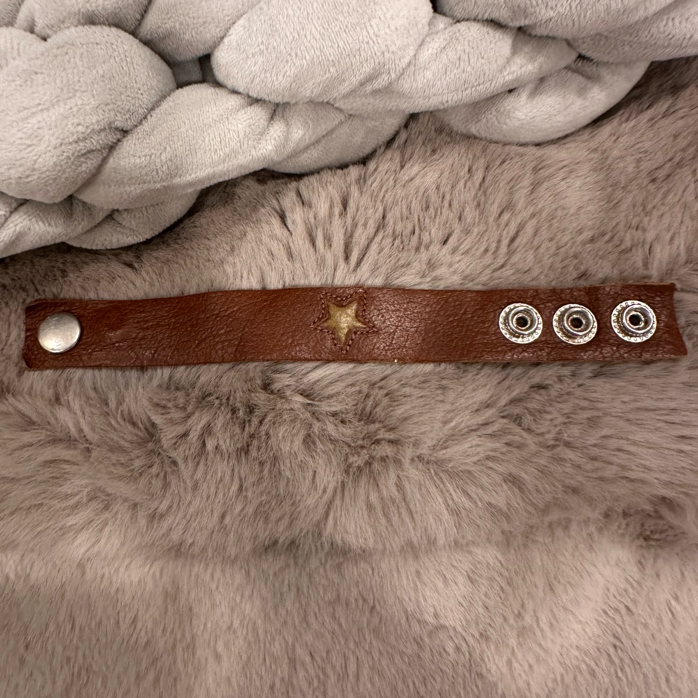Leather star bracelet